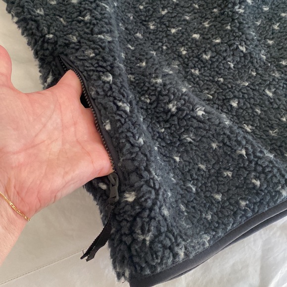 Vineyard Vines Fleece - Picture 4 of 6